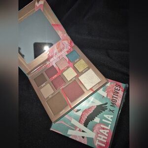 Eyeshadow Palette - Vibrant Shades